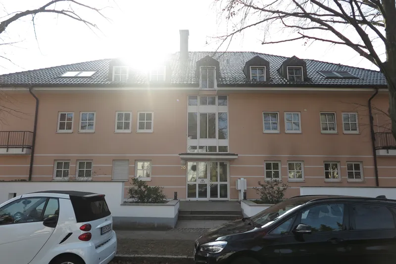 Großzügige Wohnung in einer Stadtvilla Nähe Zehlendorf Zentrum — photo 1